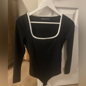 Size M Abercrombie bodysuit